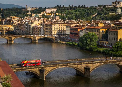 florence-tour-de-ville-en bus a-toit-ouvert