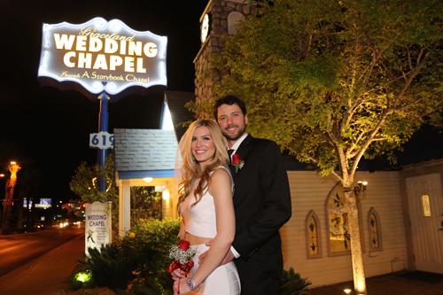 chapelle-de-graceland-ceremonie-de-mariage-elvis