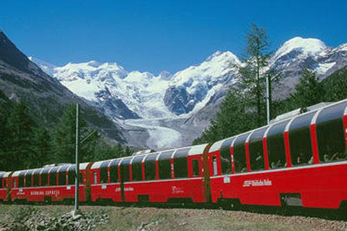 Alpes Suisses : excursion en train Bernina Express au départ de Milan