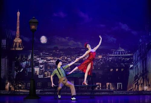 diner-spectacle-au-paradis-latin-avec-boisson