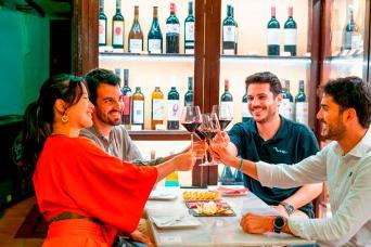 Flamenco : spectacle avec visite à pied et dîner à El Born District