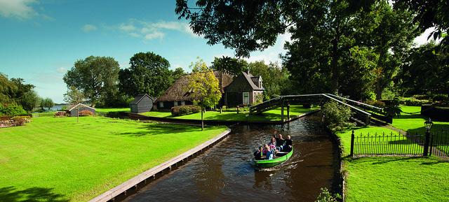 giethoorn-visite-de-la-venise-hollandaise